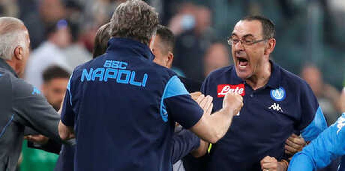 Napoli Teknik Direktörü Sarri\'den Juventus Taraftarına Olay Hareket