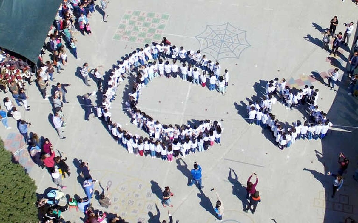 Öğrenciler Ay-Yıldız Kareografi Oluşturdu