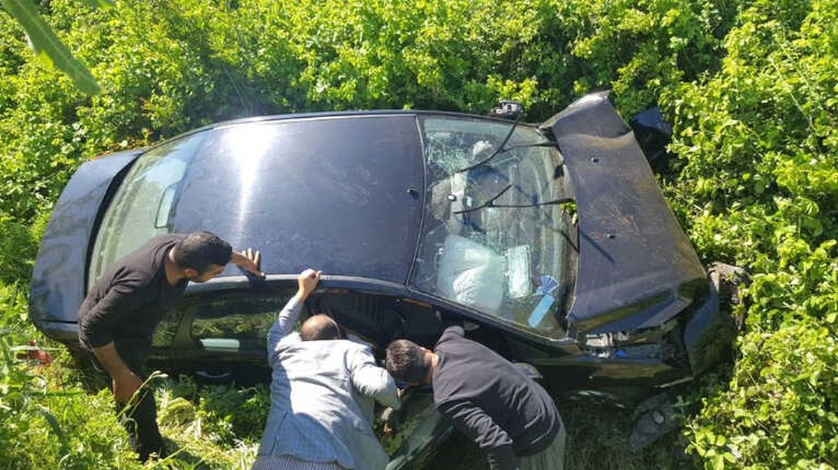 Otomobiliyle Dere Yatağına Uçtu