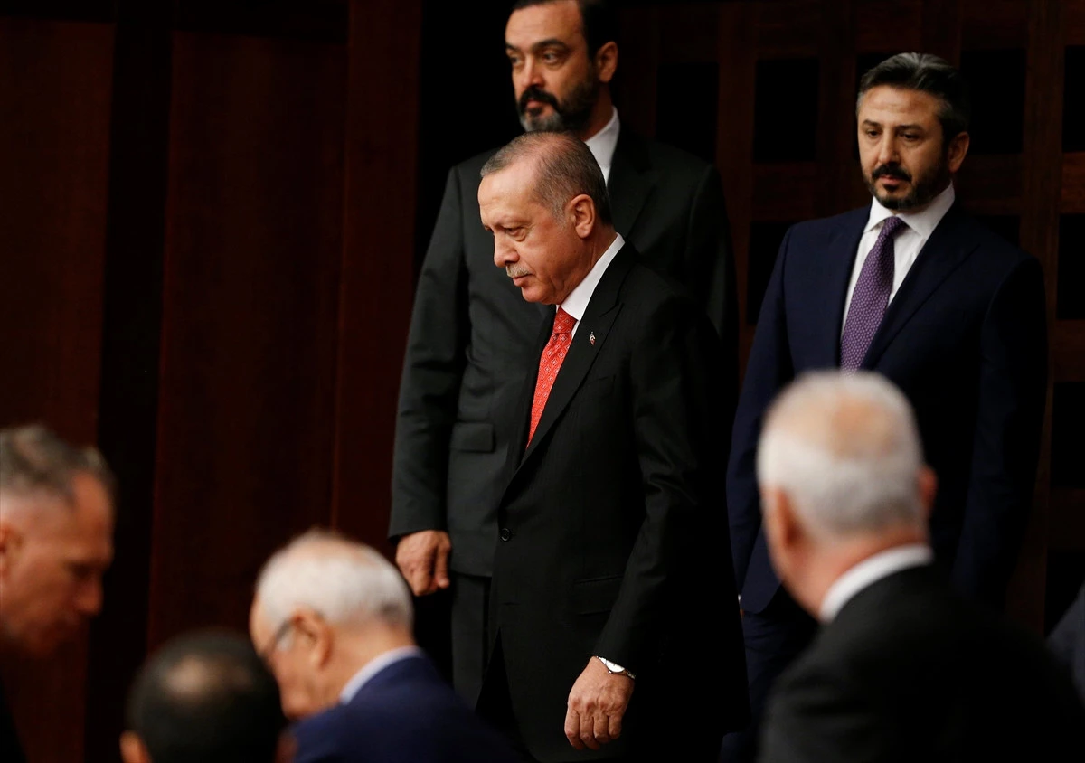 Erdoğan, Meclis\'te Yaşanan Gerilime "Rezalet" Deyip Oturumu Terk Etti