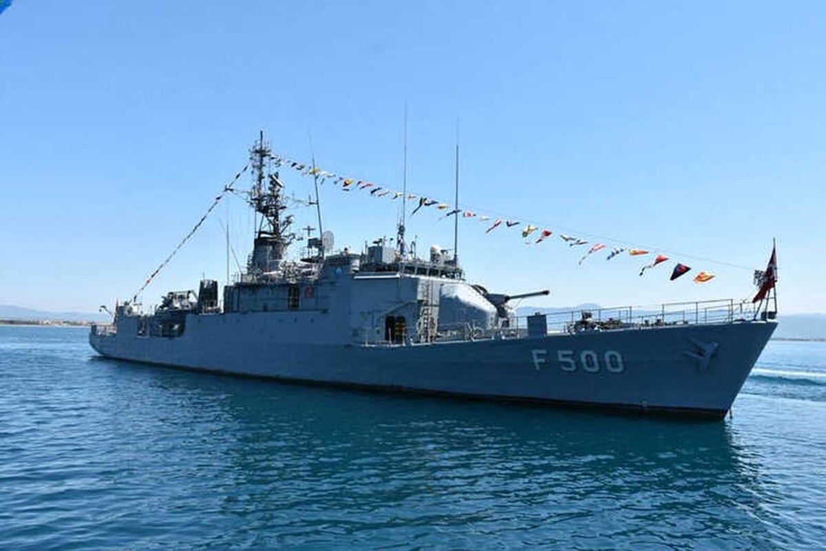 Tcg Bozcaada Korveti Edremit Limanı\'nı Ziyaret Etti