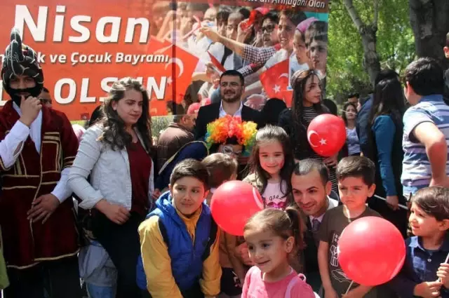 Tüp Bebekler 23 Nisan Şenliği’nde Hep Birlikte Eğlendi Tüp Bebekler 23 Nisan Şenliği’nde Hep Birlikte Eğlendi