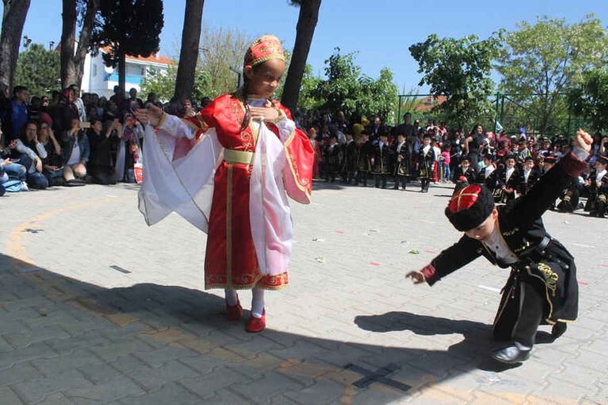 Ulusal Egemenlik ve Çocuk Bayramı Manyas\'ta Coşku ile Kutlandı