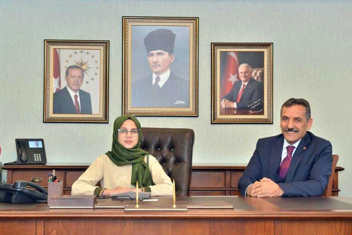 Vali Kaymak Makamını Zeynep Naz Uzun\'a Devretti