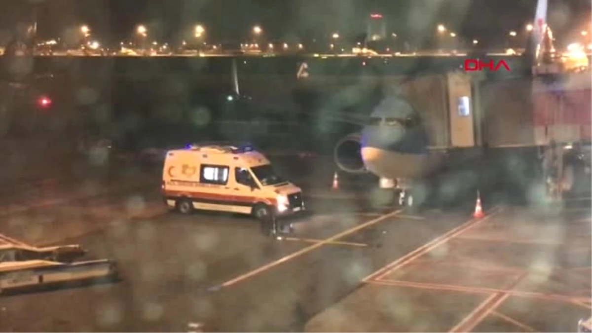 Yolcu Rahatsızlandı Uçak İstanbul\'a Acil İniş Yaptı