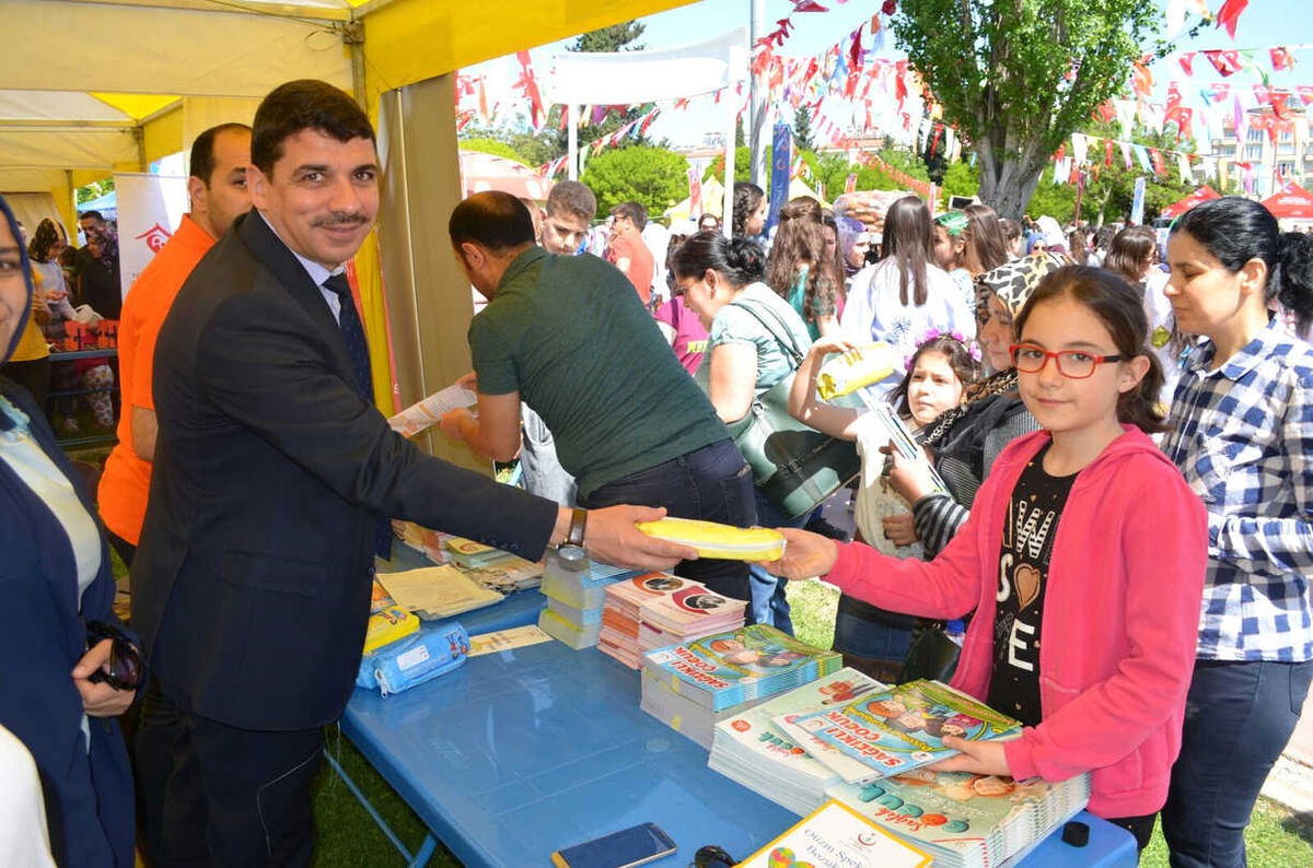 23 Nisan Şenliklerinde, Şenlik Alanında Sağlık Çadırı Kuruldu