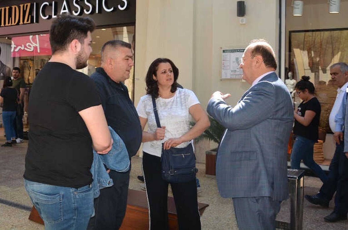 Başkan Özakcan\'dan Forum Avm Ziyareti