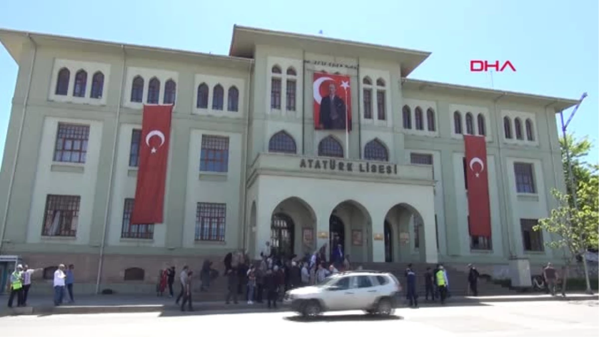 Eskişehir-Atatürk Lisesi\'nin \'Niteliksiz Okul\' Sayılmasına Tepki.