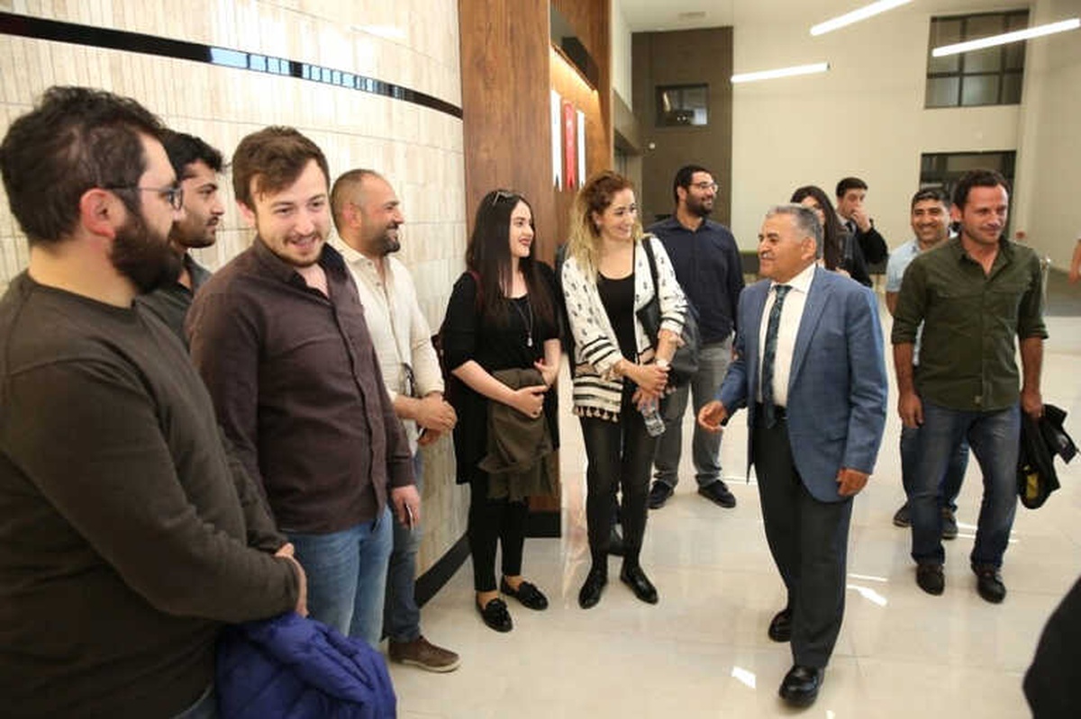 İnşaat Mühendisleri Başkan Büyükkılıç\'ı Ziyaret Etti