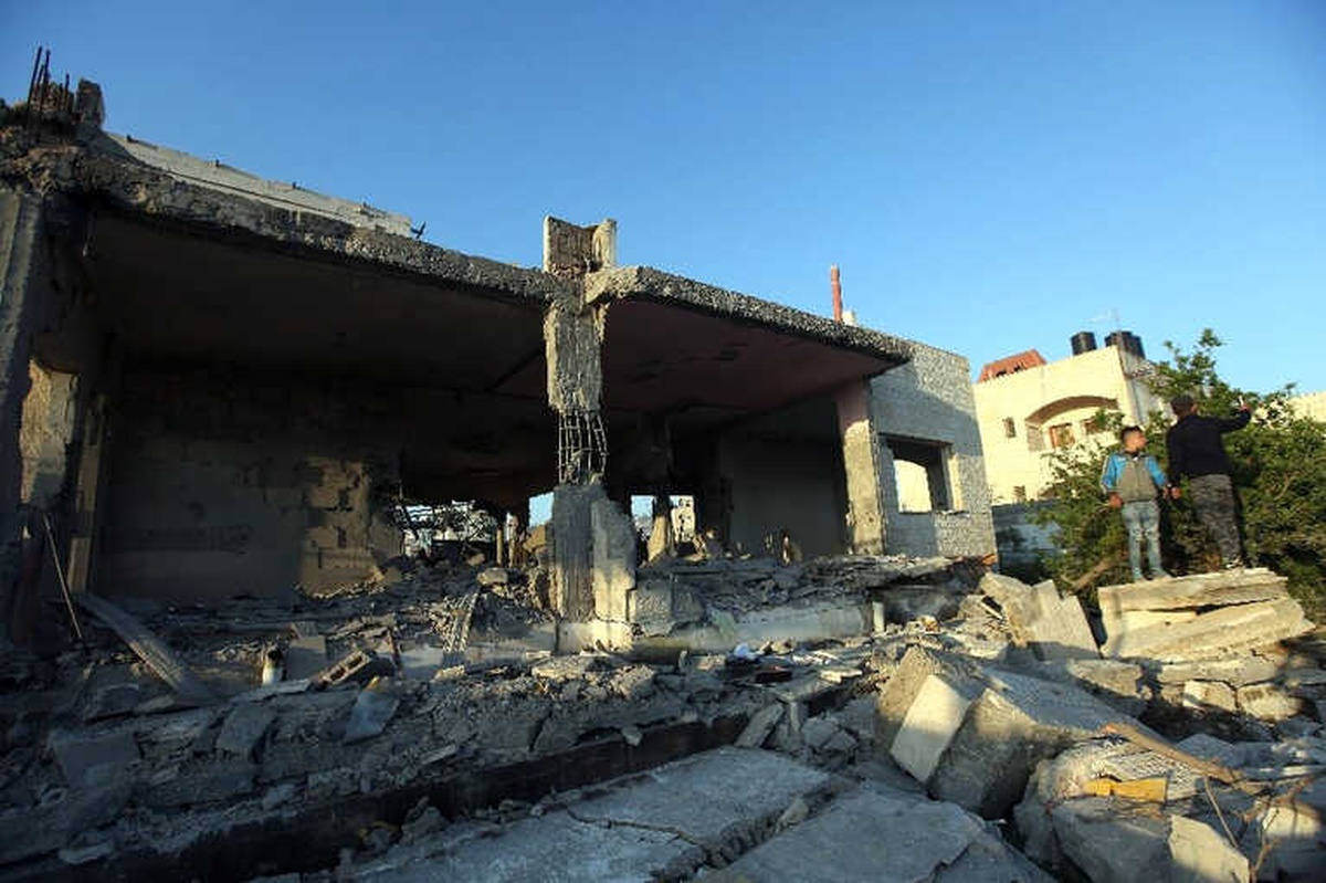 İsrail Askerleri, Filistinlinin Evini Havaya Uçurdu