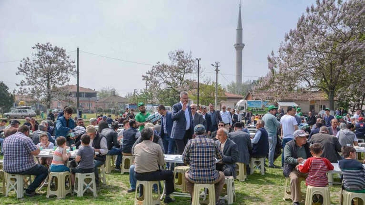 Karacabey\'de Köy Mevlitlerine Belediye Desteği