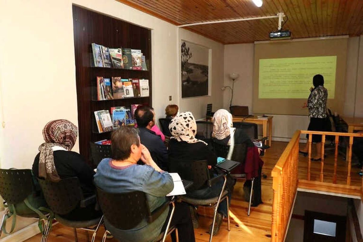 Lale Devri\'nde Eyüpsultanlı Kadınların Hak Arama Mücadelesi Anlatıldı
