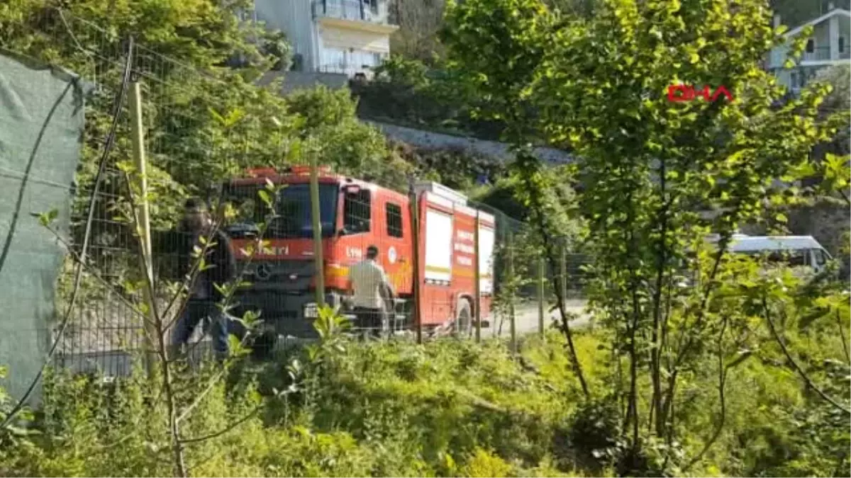 Sakarya Beton Mikseri Şarampole Yuvarlandı, Sürücü Yaralandı