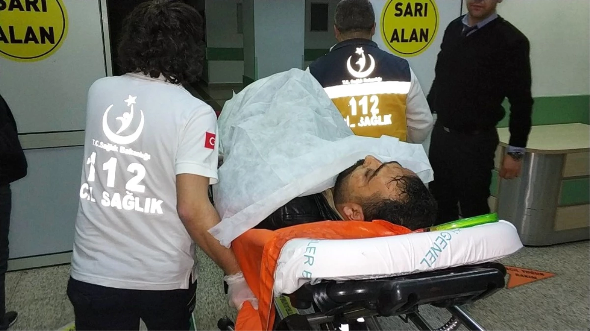 Samsun\'da Balkondan Düşen Iraklı Ağır Yaralandı