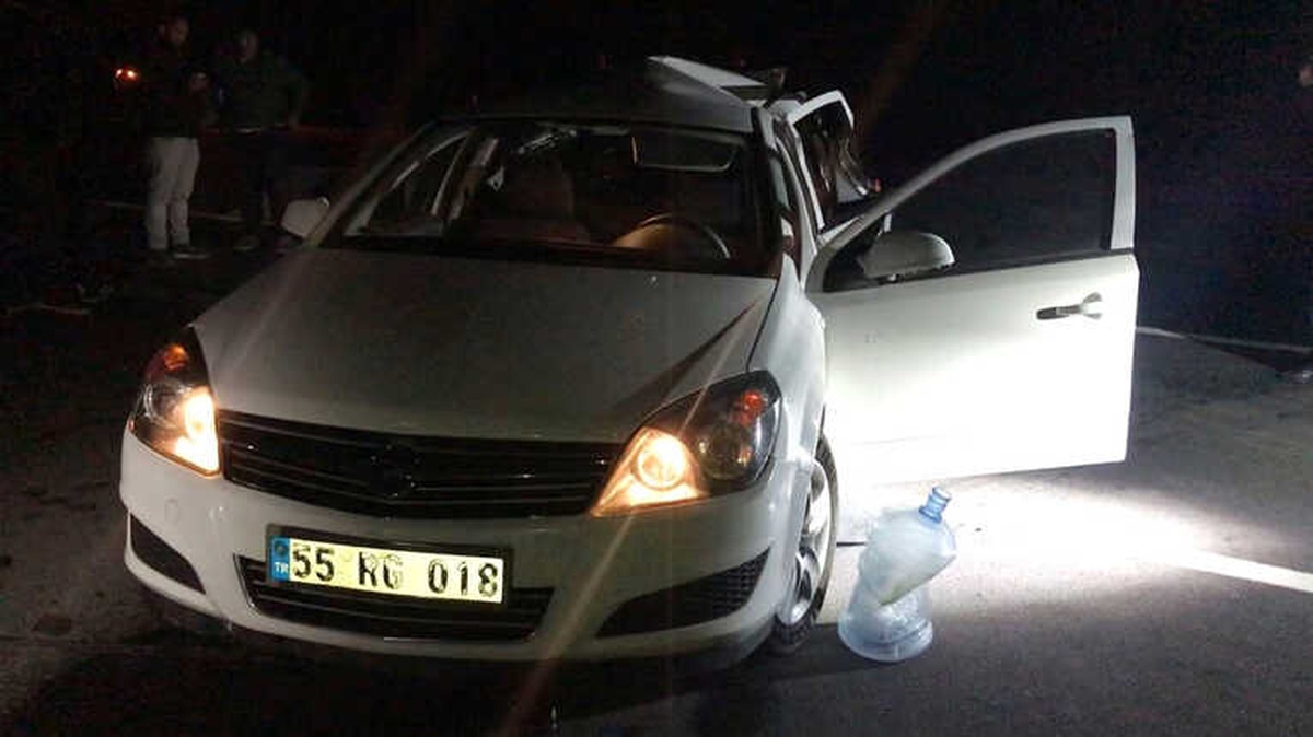Sarıkamış\'ta Ambulans ile Otomobil Çarpıştı: 1 Ölü, 3 Yaralı