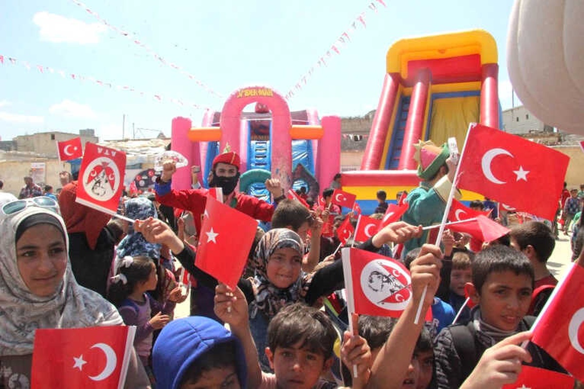 Suriye\'de Savaşın Çocukları Gönüllerince Eğlendi