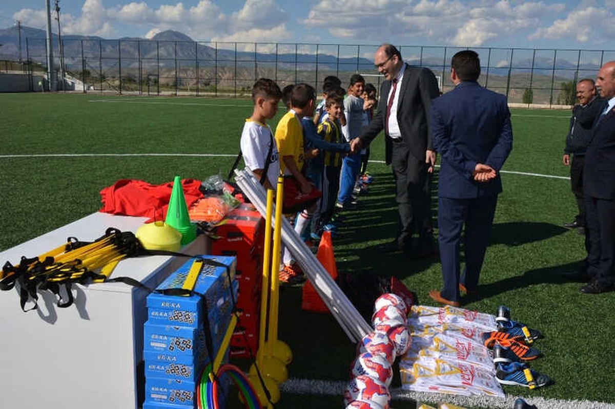 Suşehri\'nde \'Futbol Okulu\' Projesi