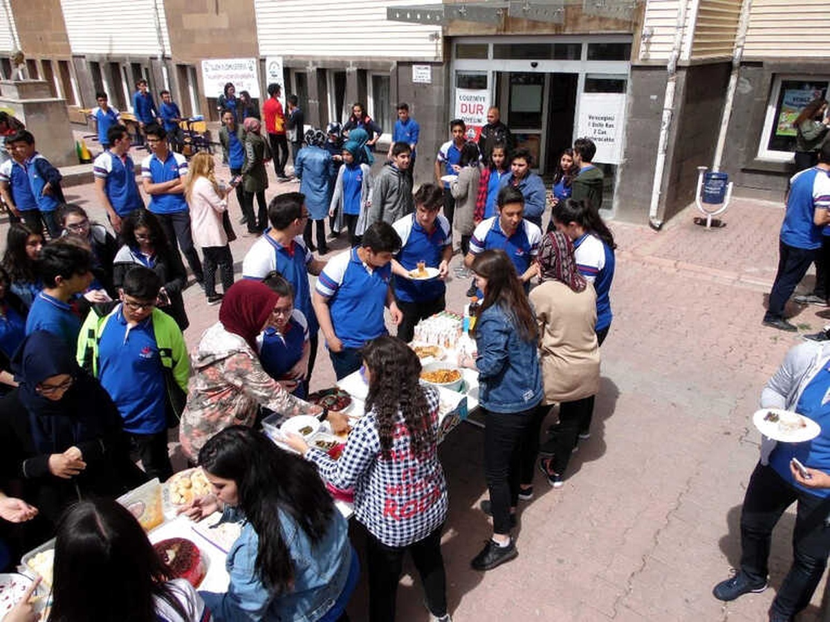 Talasemi ve Lösemili Hastaları Yararına Kermes ve Sergi