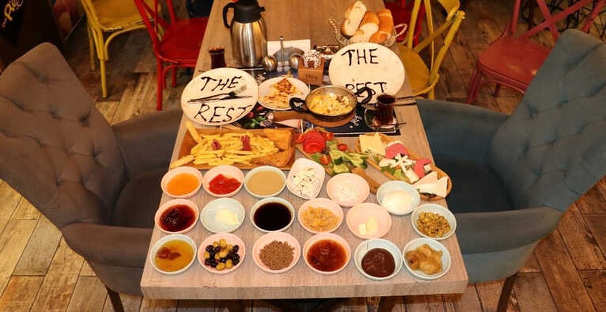 The Rest Coffee\'den Zengin Kahvaltı Sofrası