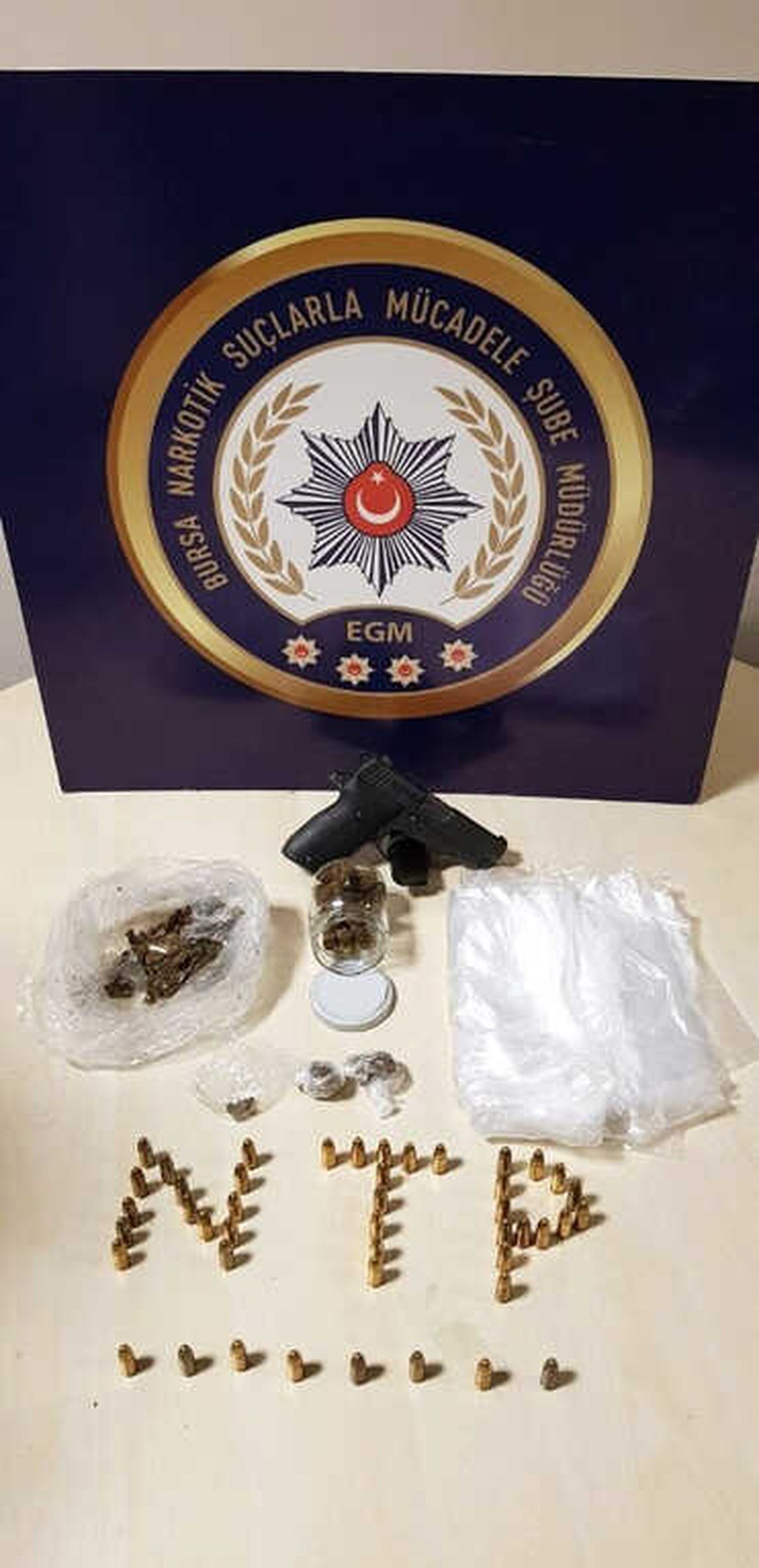 Uyuşturucu Satan 2 Şahıs Gözaltında