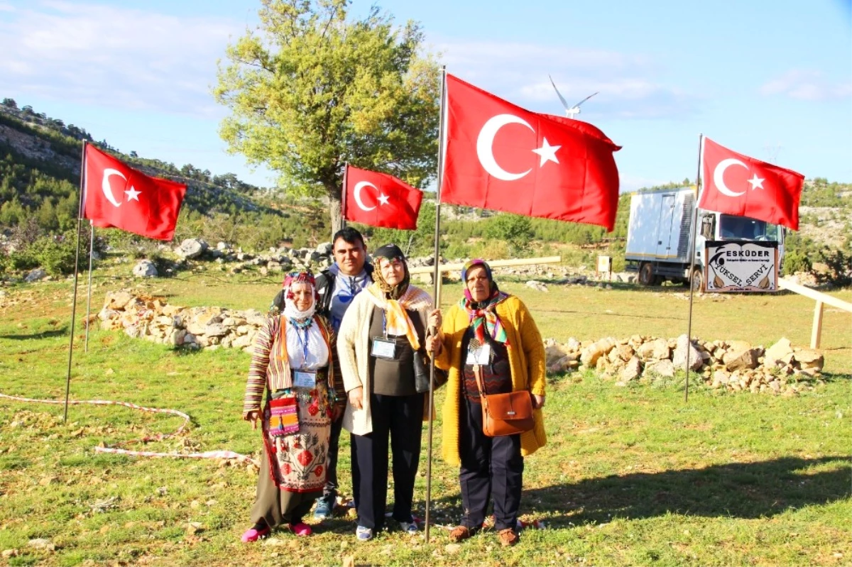 Yunus Emre Kültür Dernekleri ve Esküder Yörük Şölenine Katıldı