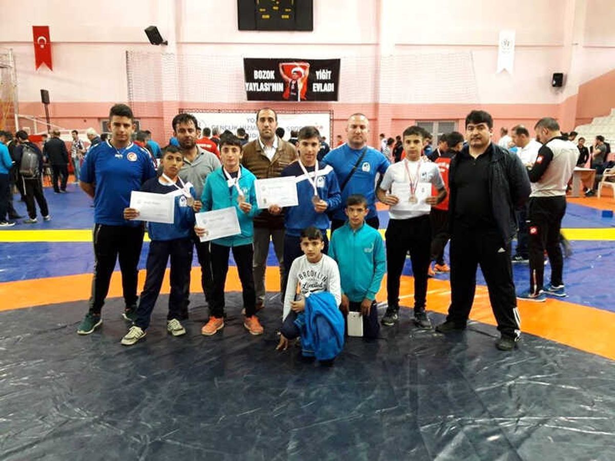 Yunusemreli Güreşçilerden Büyük Başarı