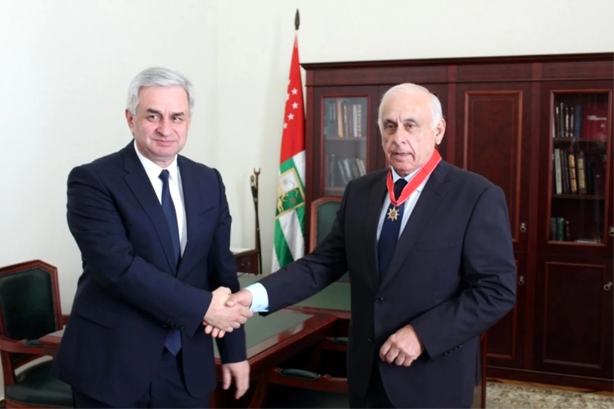 Abhazya Başbakanı İstifa Etti, Yeni Başbakan Atandı