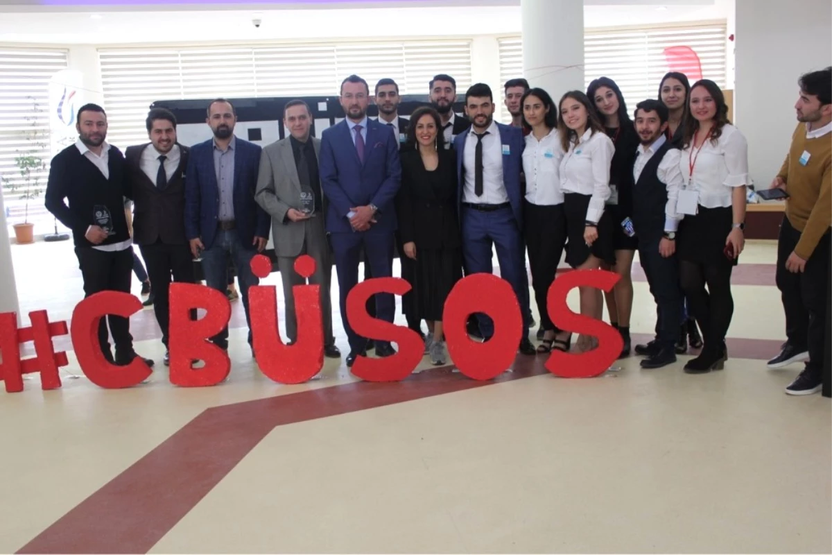 Aloğlu\'ndan Üniversite Öğrencilerine Kariyer ve Ekonomi Dersi
