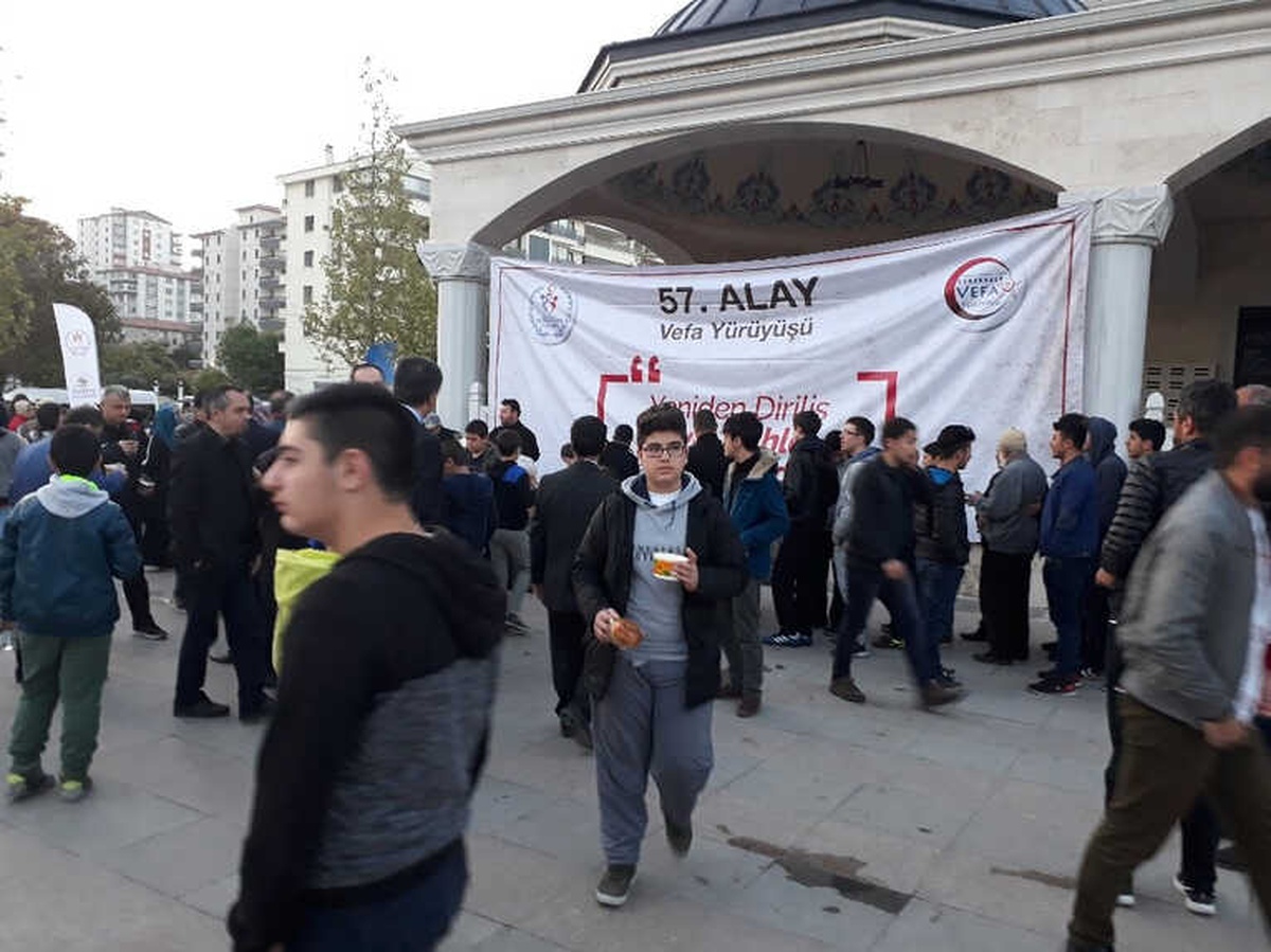 Ankara\'da Minikler Çanakkale Şehitleri İçin Yürüdü