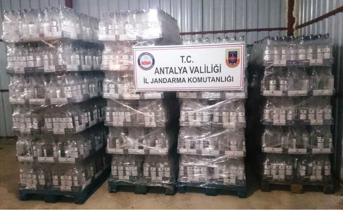 Antalya\'da 21 Bin Litre Etil Alkol Ele Geçirildi