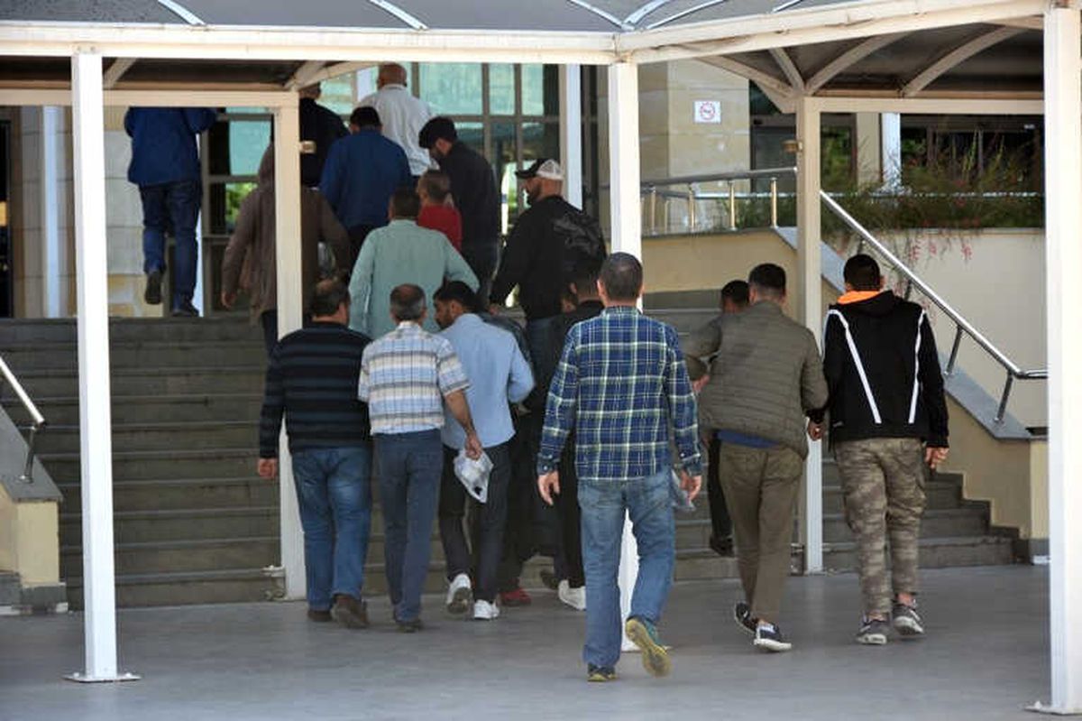 Antalya\'da Gözaltına Alınan 60 Şüpheliden 42\'si Tutuklandı