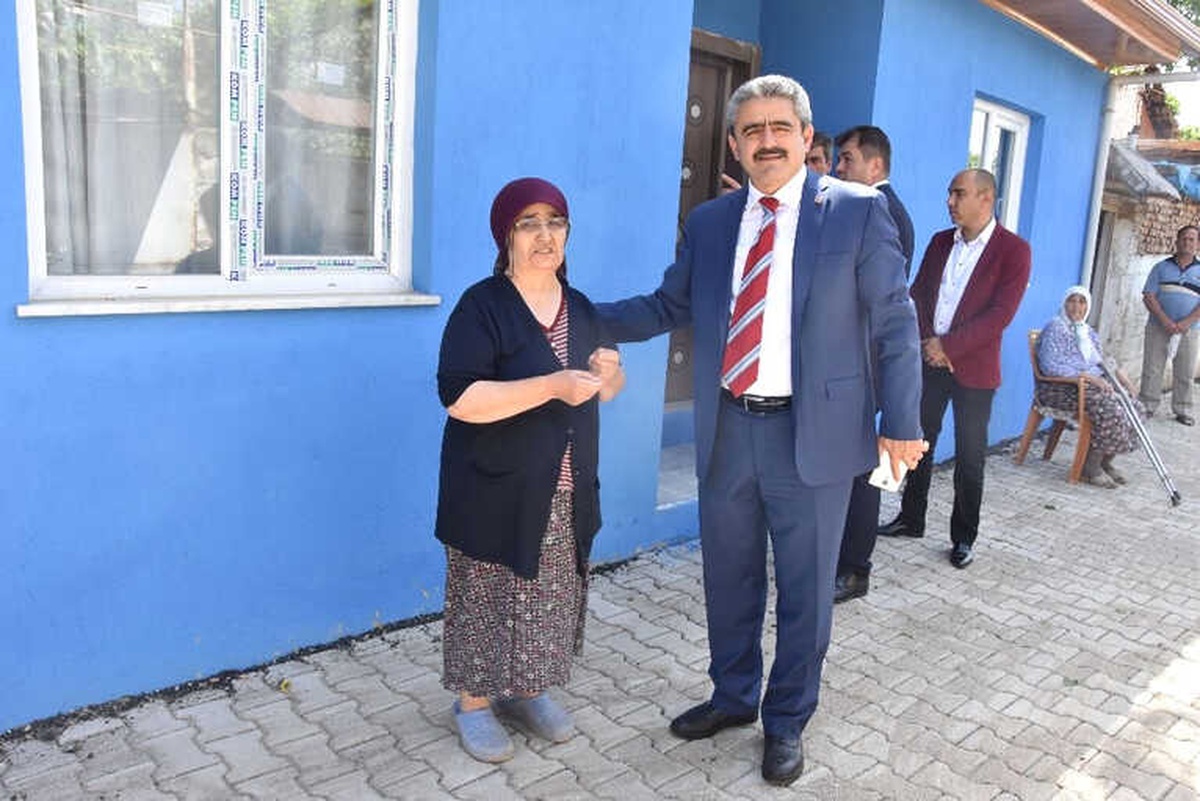 Başkan Alıcık Üç Ailenin Yüzünü Güldürdü