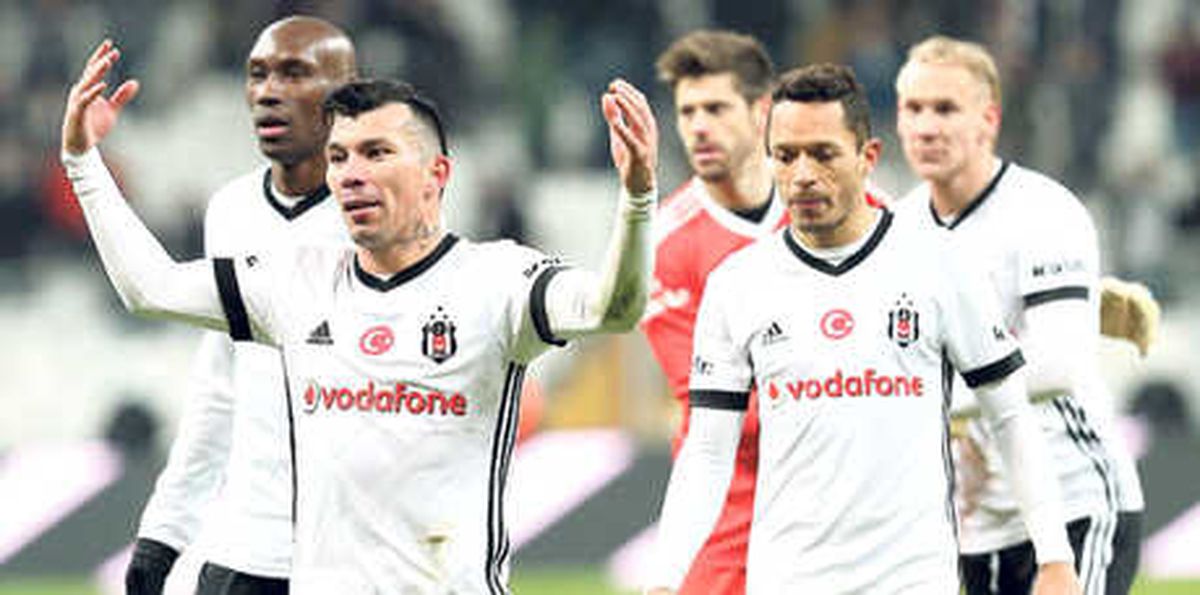 Beşiktaş\'ta Orta Saha Değişiyor