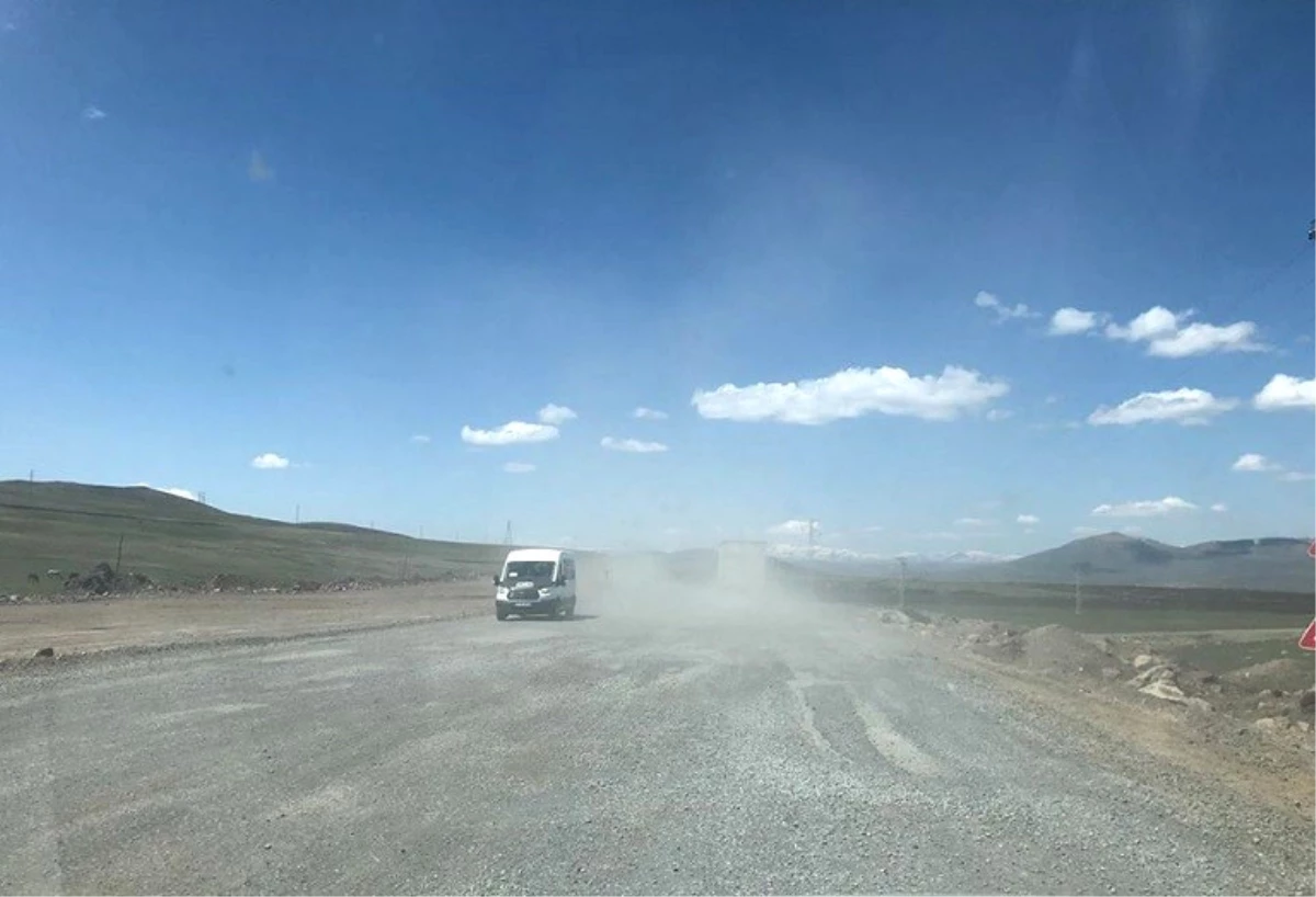 Çıldır-Ardahan Arasındaki Bölünmüş Yol Tehlike Oluşturuyor