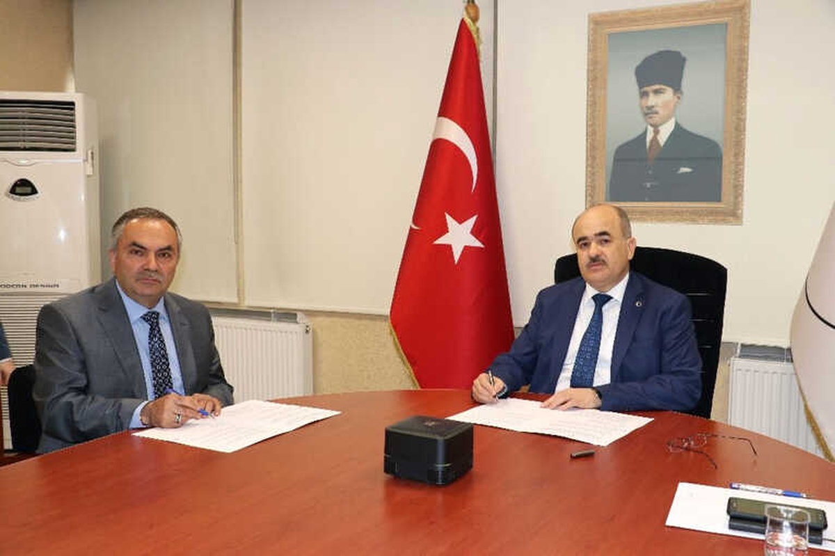 Düzce\'de Yüzlerce Çocuk Yüzme Öğrenecek