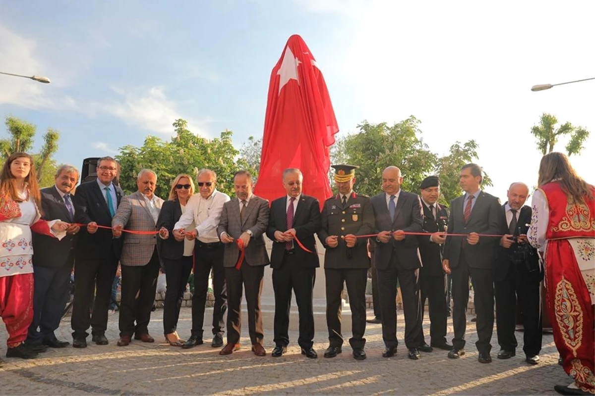 Edirneli Şehit Yüzbaşı Yusuf Kenan Efendi\'nin Heykeli Törenle Açıldı