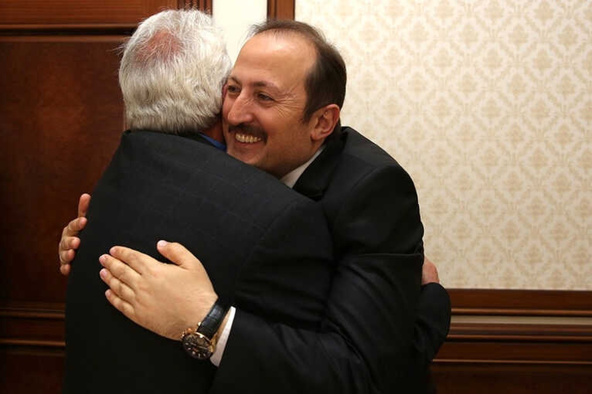 Emekli Öğretmen Salih Okan\'dan Öğrencisi Vali Ali Hamza Pehlivan\'a Sürpriz Ziyaret