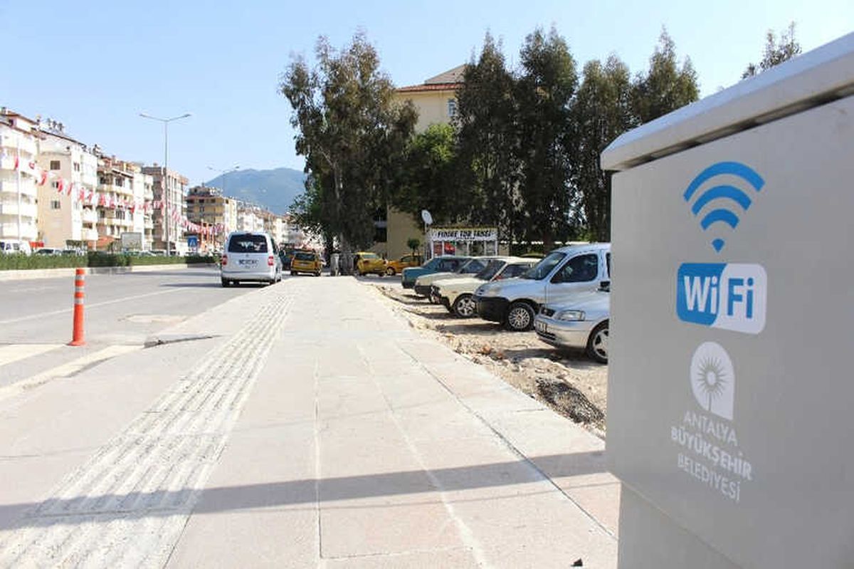 Finike\'de Ücretsiz İnternet Dönemi Başladı