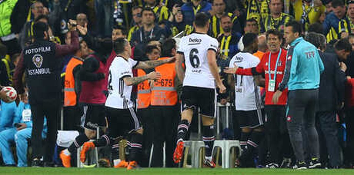 "Geçmişi Bırak, Önüne Bak"