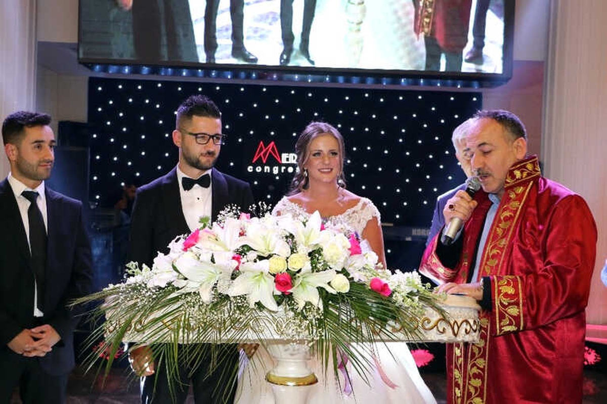 Hollandalı Gelinden Üç Çocuk Sözü