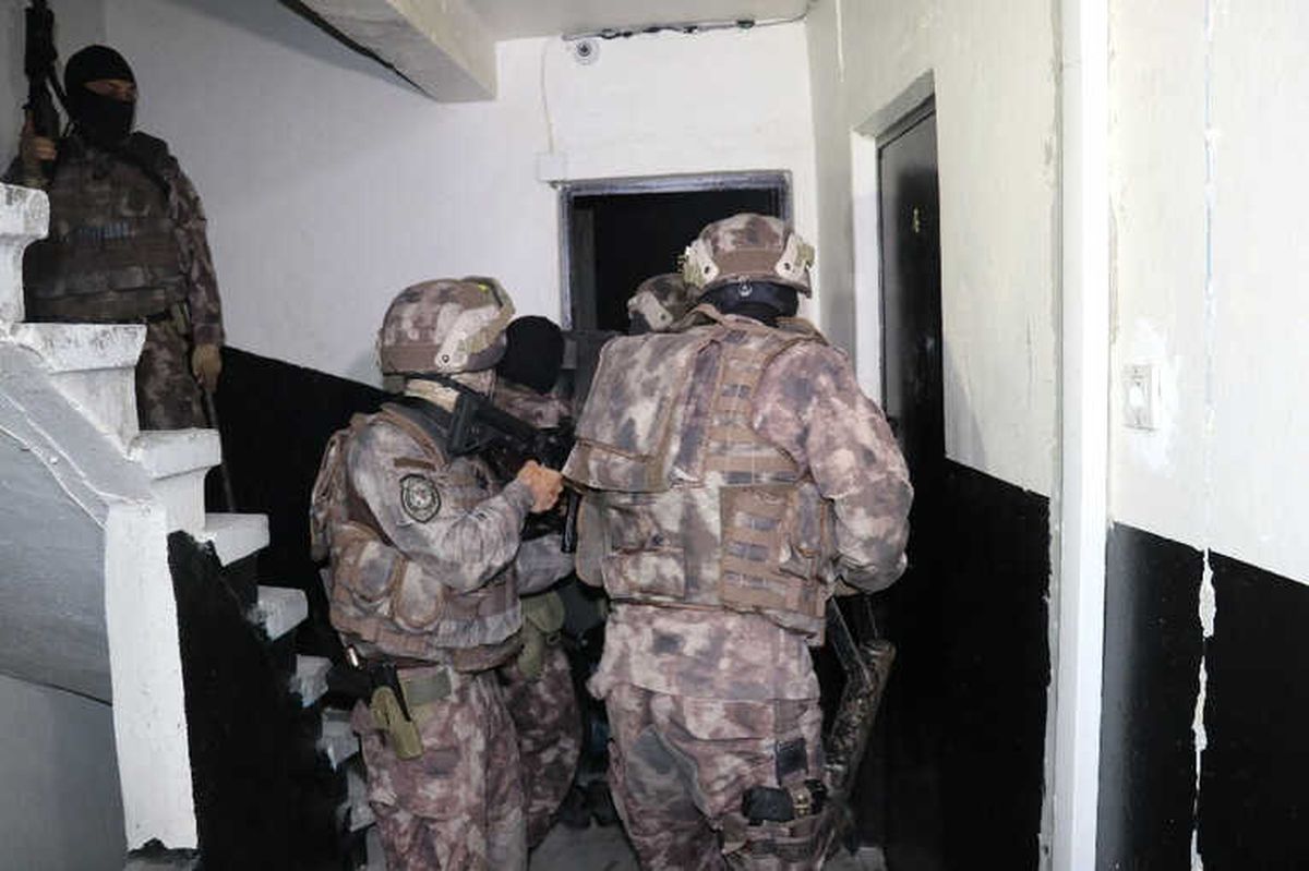 İstanbul\'da Şafak Vakti Narkotik Operasyonu