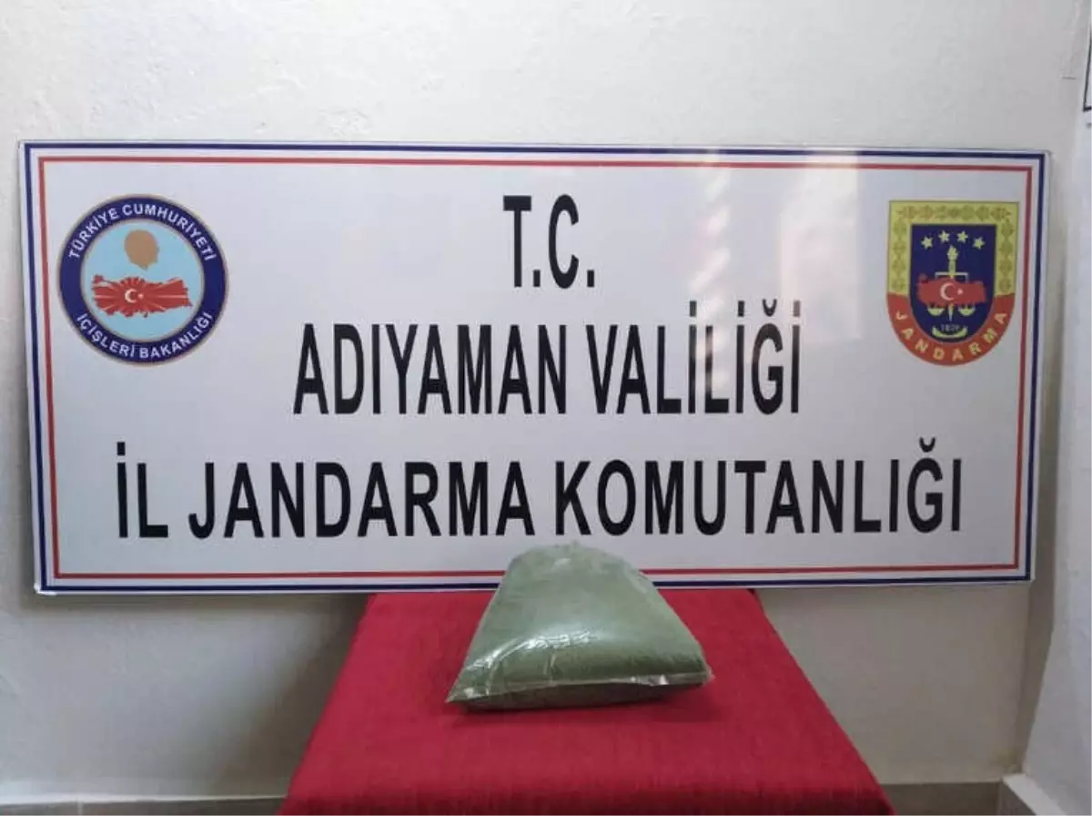 Jandarma Ekipleri Uyuşturucuya Göz Açtırmıyor