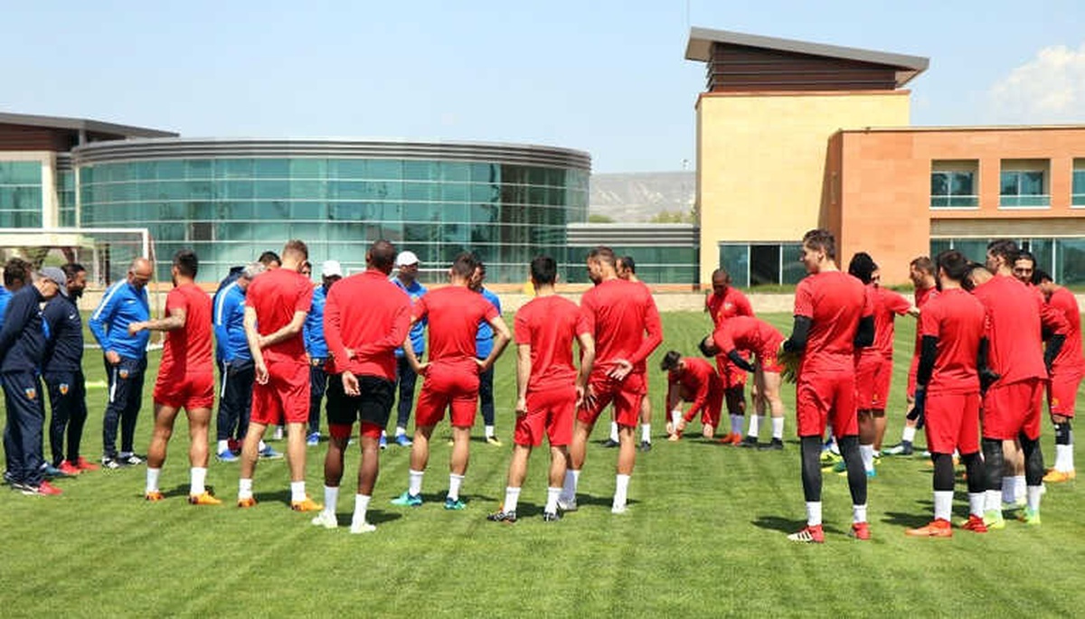 Kayserispor\'da Aytemiz Alanyaspor Maçının Hazırlıkları Sürüyor