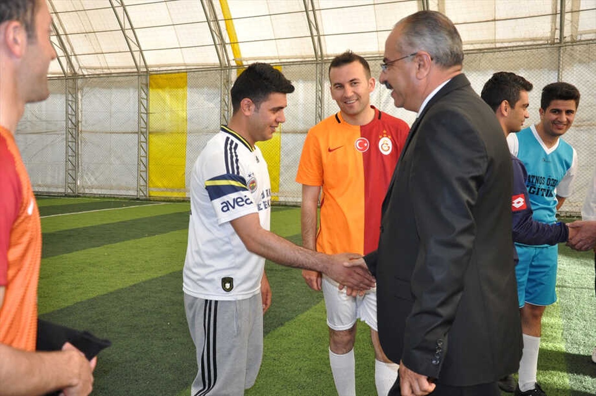 Patnos\'ta Öğretmenler Arası Futbol Turnuvası Başladı