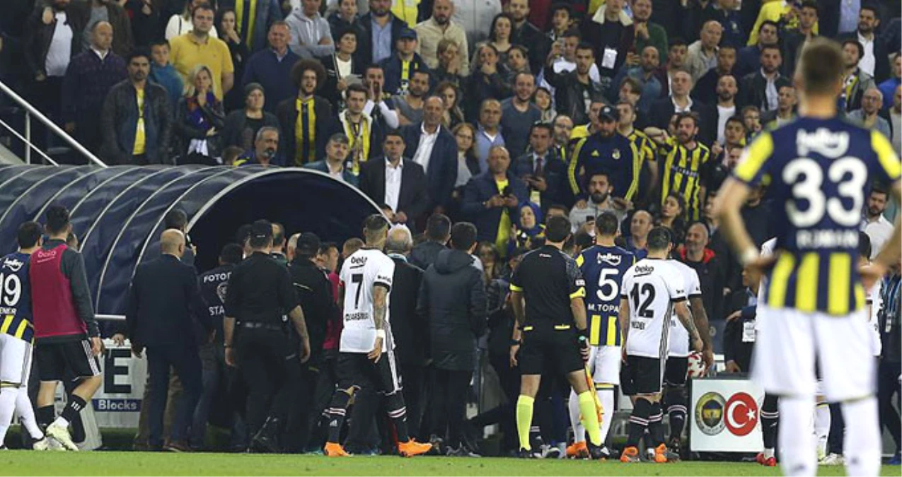 PFDK, Fenerbahçe\'ye 3 Maç Seyircisiz Oynama Cezası Verdi