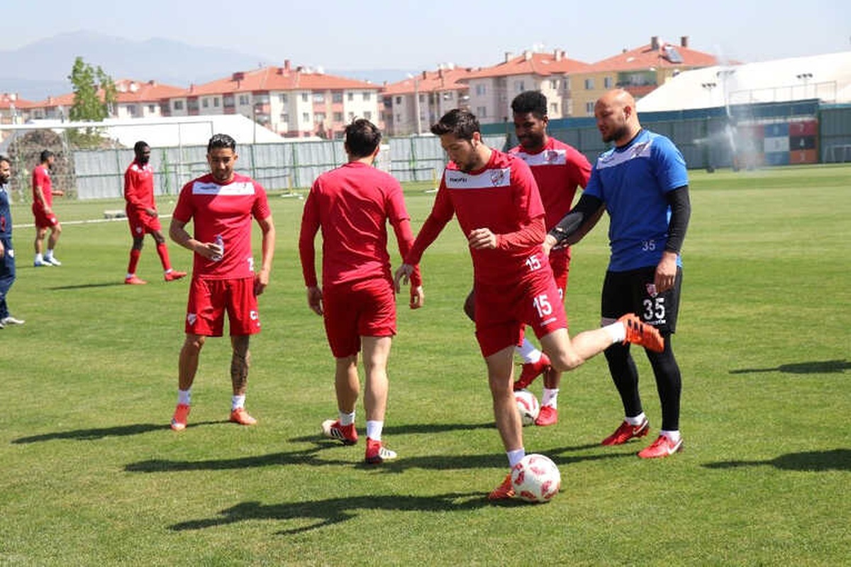 Sait Karafırtınalar: "Biz Hata Yapmadan Rakiplerin Hata Yapmasını Bekleyeceğiz"