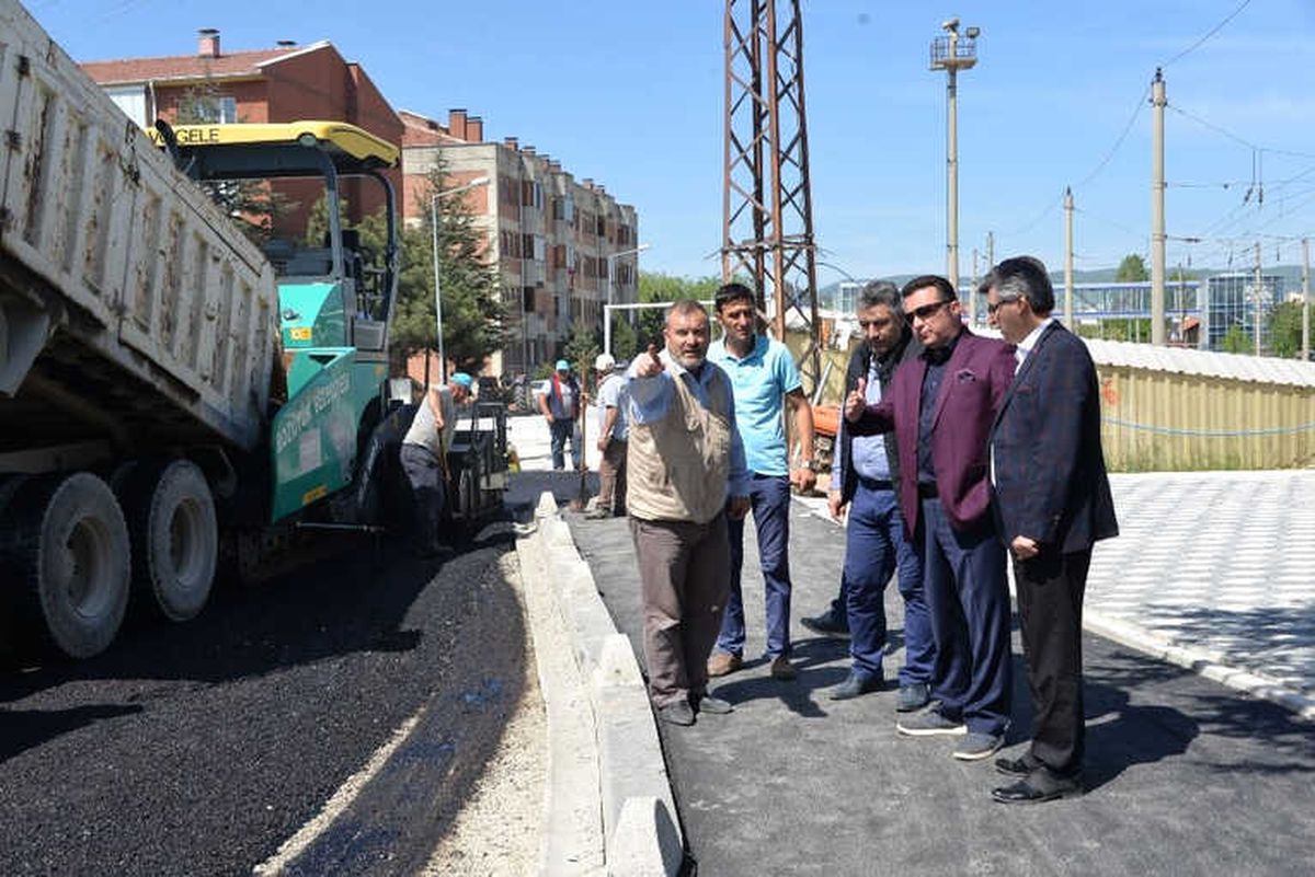 Şenkal Caddesi\'nde Asfaltlama Çalışmaları Başladı