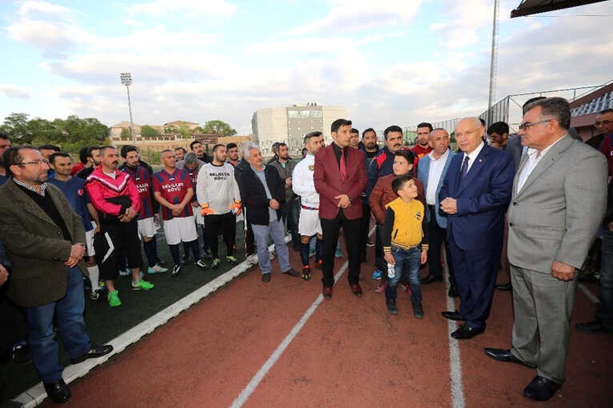 Şereflikoçhisarlıların Yenimahalle\'de Turnuva Heyecanı