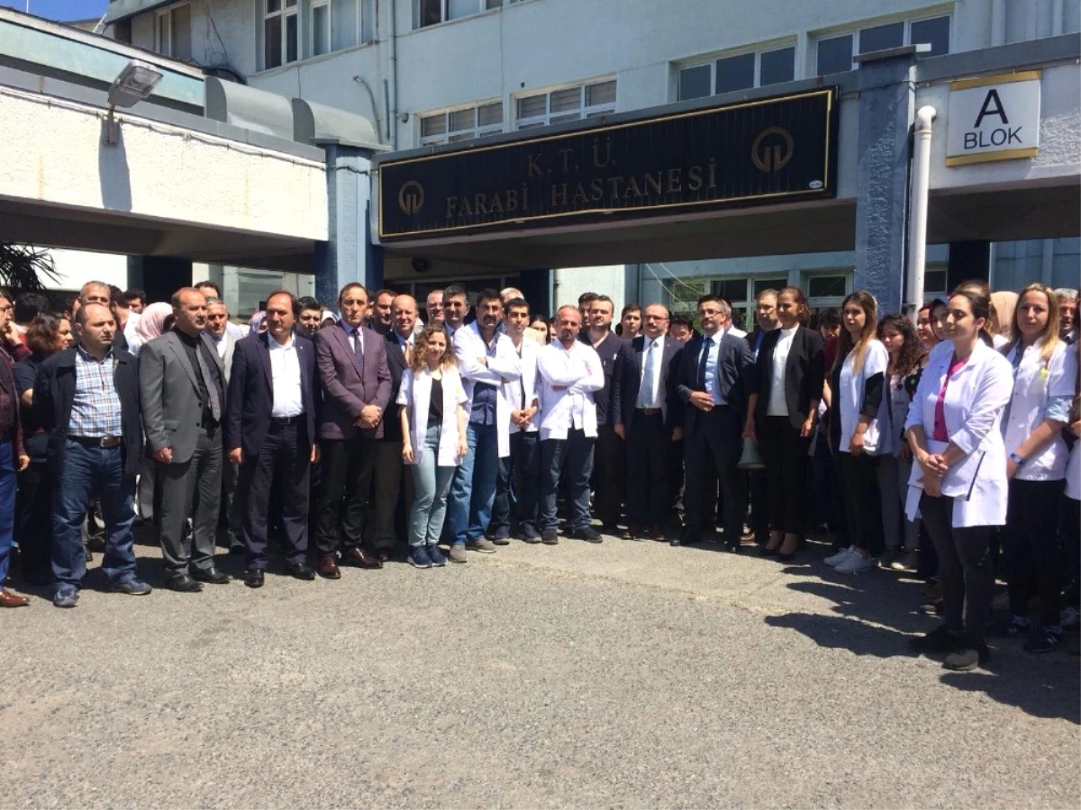Trabzon\'da Doktora Darp Protesto Edildi