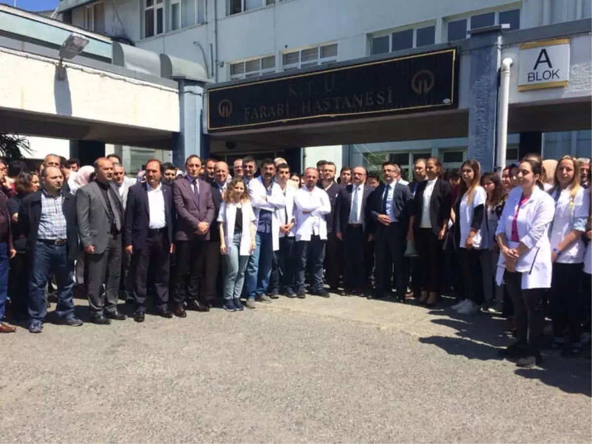 Trabzon\'da Doktora Darp Protesto Edildi